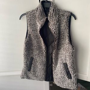 reversible black vest with faux fur from Dry Goods